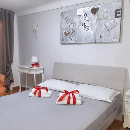 Apartment Cozy 35 M² + Parking Taranto